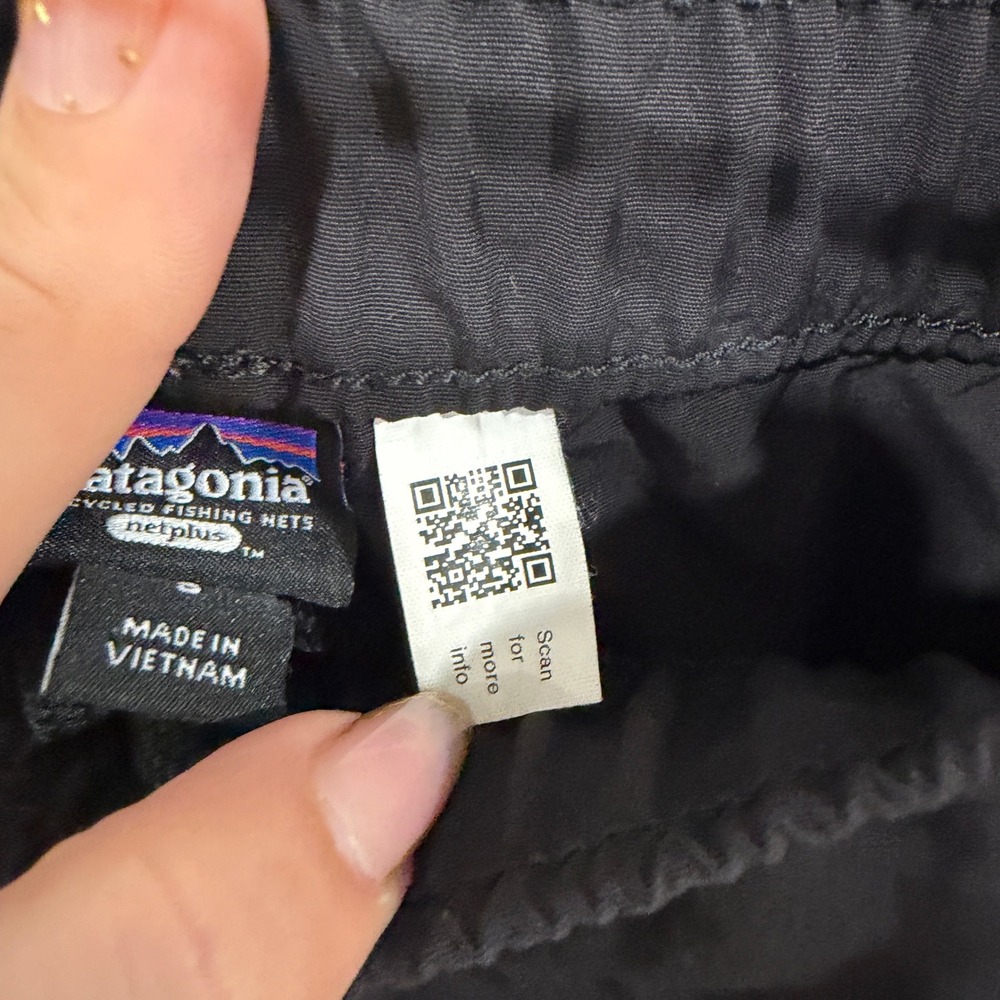 Patagonia Womens Baggies Shorts Black Recycled Nylon NetPlus Small 57059 - Picture 8 of 8